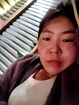 Snapshot of Yiyoongg chatting on March 16, 2026, 7:23 am Yiyoongg online show from March 16, 2026, 7:23 am