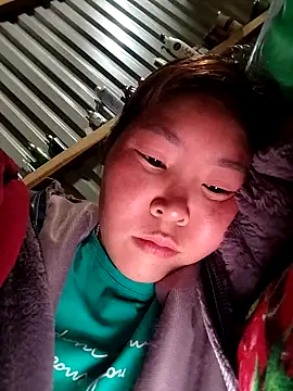 Snapshot of Yiyoongg chatting on March 20, 2026, 1:32 am Yiyoongg online show from March 20, 2026, 1:32 am