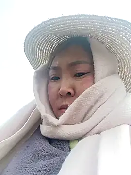 Snapshot of Yiyoongg chatting on March 21, 2026, 2:16 am Yiyoongg online show from March 21, 2026, 2:16 am