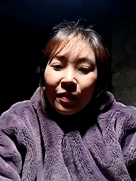 Snapshot of Yiyoongg chatting on March 22, 2026, 12:19 pm Yiyoongg online show from March 22, 2026, 12:19 pm