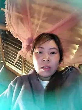 Snapshot of Yiyoongg chatting on March 25, 2026, 1:55 am Yiyoongg online show from March 25, 2026, 1:55 am