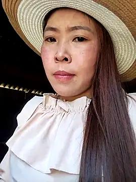 Snapshot of Yiyoongg chatting on March 31, 2026, 3:08 am Yiyoongg online show from March 31, 2026, 3:08 am