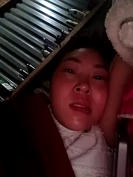 Snapshot of Yiyoongg chatting on April 1, 2026, 11:57 pm Yiyoongg online show from April 1, 2026, 11:57 pm