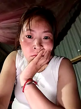 Snapshot of Yiyoongg chatting on April 4, 2026, 1:19 pm Yiyoongg online show from April 4, 2026, 1:19 pm