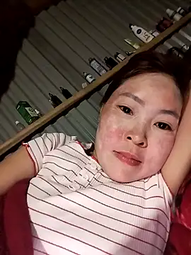 Snapshot of Yiyoongg chatting on April 10, 2026, 1:05 pm Yiyoongg online show from April 10, 2026, 1:05 pm