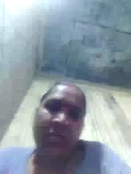 Snapshot of Loomaraj chatting on February 21, 2026, 11:22 am Loomaraj online show from February 21, 2026, 11:22 am