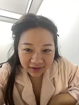 Snapshot of DDoo21 chatting on April 1, 2026, 6:47 am DDoo21 online show from April 1, 2026, 6:47 am