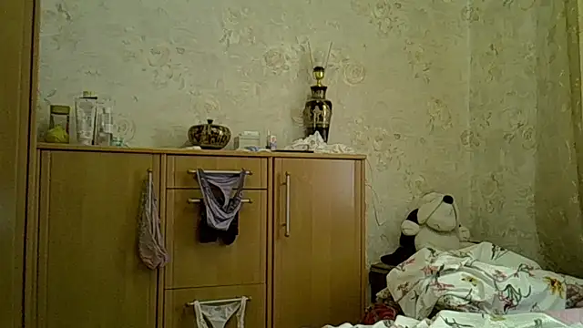 Snapshot of CurvyWild_Lady30 chatting on May 2, 2026, 2:33 pm CurvyWild Lady30 online show from May 2, 2026, 2:33 pm