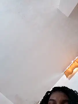 diablita48 online show from February 8, 2026, 4:43 pm