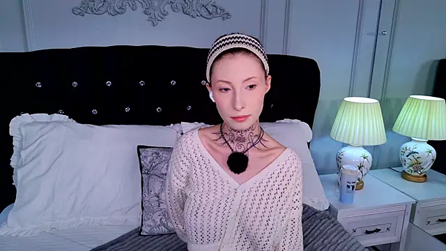 roxy morrison x online show from May 18, 2026, 4:07 am