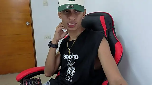 Snapshot of Niklausxxx chatting on February 26, 2026, 7:18 am Niklausxxx online show from February 26, 2026, 7:18 am