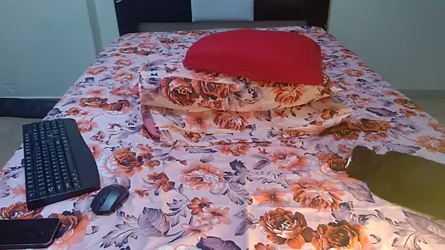 VeronaDimexx online show from April 18, 2026, 2:26 am