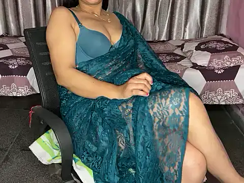 Snapshot of Radhika_4_you chatting on June 3, 2026, 2:47 am Radhika 4 you online show from June 3, 2026, 2:47 am