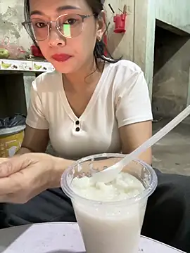 Snapshot of AYW-217 chatting on March 1, 2026, 4:36 am AYW-217 online show from March 1, 2026, 4:36 am