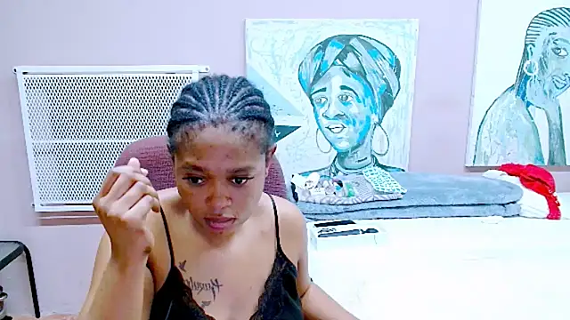 Snapshot of TyraHotxxx chatting on May 15, 2026, 1:12 am TyraHotxxx online show from May 15, 2026, 1:12 am