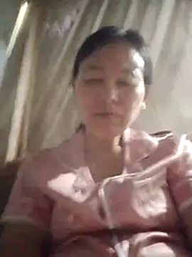 Snapshot of Kiss_love2 chatting on June 11, 2026, 12:32 am Kiss love2 online show from June 11, 2026, 12:32 am