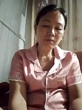 Snapshot of Kiss_love2 chatting on June 27, 2026, 1:39 pm Kiss love2 online show from June 27, 2026, 1:39 pm