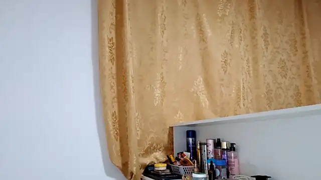 Snapshot of EsterSantopietro chatting on February 25, 2026, 10:08 pm EsterSantopietro online show from February 25, 2026, 10:08 pm