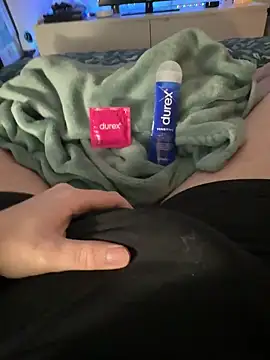 Thomascrtz online show from February 18, 2026, 9:44 pm