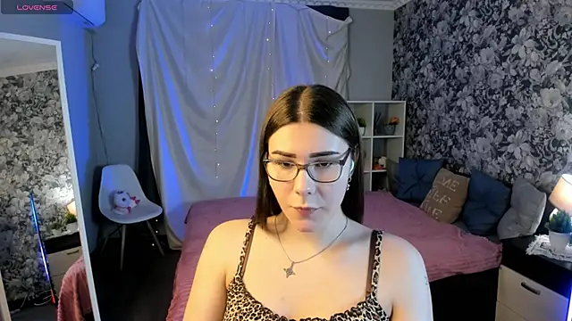Snapshot of Coraline_kitty chatting on May 9, 2026, 5:18 pm Coraline kitty online show from May 9, 2026, 5:18 pm