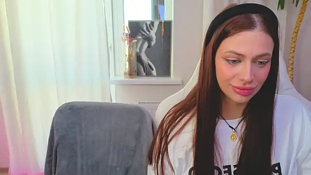 Sofia Plump online show from April 15, 2026, 10:22 am