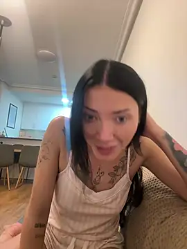 Karmenlovex online show from March 13, 2026, 7:20 pm