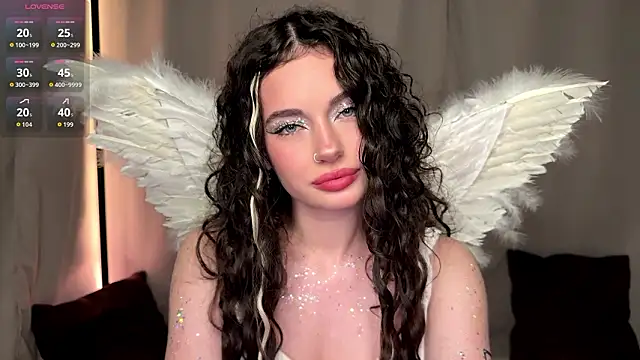 Moonfaairy online show from March 15, 2026, 6:58 pm