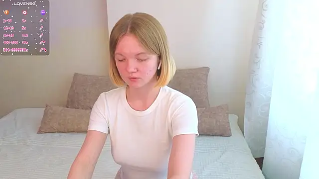 Snapshot of StellaBunny chatting on March 2, 2026, 11:06 am StellaBunny online show from March 2, 2026, 11:06 am