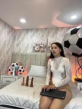 Brisa Silva online show from June 19, 2026, 11:58 am