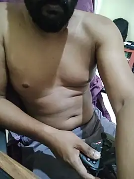 Snapshot of shineboy28 chatting on February 20, 2026, 11:43 am shineboy28 online show from February 20, 2026, 11:43 am