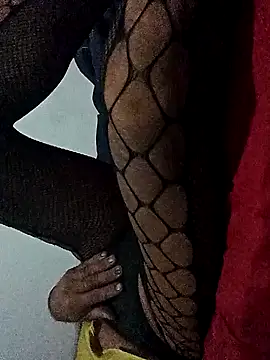saraborges online show from June 5, 2026, 1:45 am