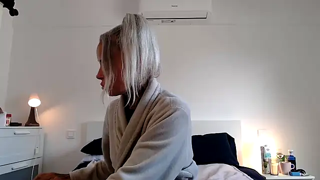 Sophie-Logan-Ink online show from April 16, 2026, 11:33 am