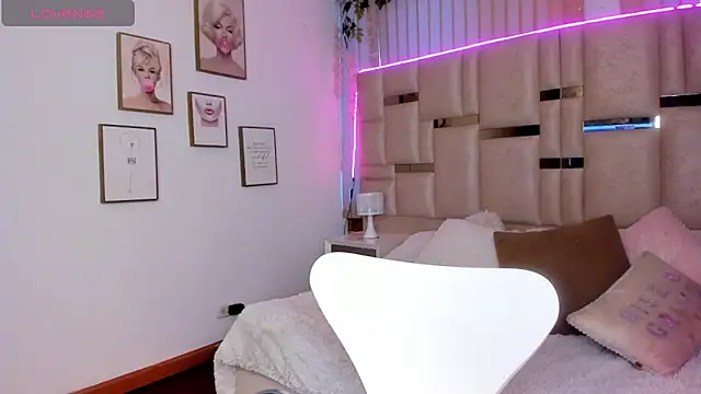 Maya-jhons online show from February 17, 2026, 11:29 am