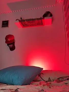 LARIISSAEVANS online show from February 19, 2026, 5:58 am