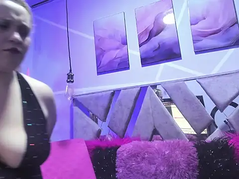 Snapshot of CurvaDorada_noa chatting on February 16, 2026, 7:21 pm CurvaDorada noa online show from February 16, 2026, 7:21 pm