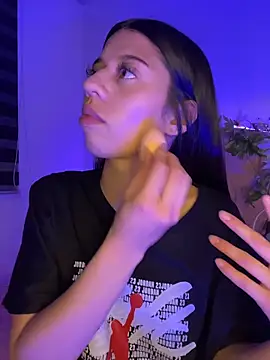 Deva 00 online show from April 3, 2026, 4:32 am