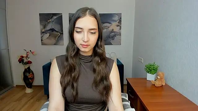 Effy Royse online show from April 1, 2026, 5:41 am