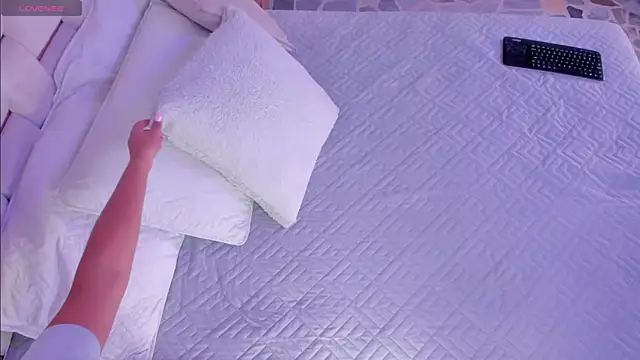 Bunny Blush1 online show from March 30, 2026, 7:04 pm