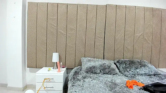 Snapshot of valery_slim18 chatting on February 16, 2026, 12:01 pm valery slim18 online show from February 16, 2026, 12:01 pm