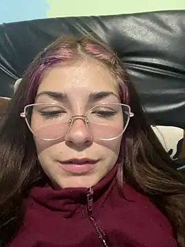 Luna33- online show from June 3, 2026, 10:37 pm