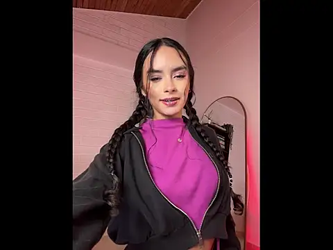 cristal roberts online show from June 8, 2026, 9:26 pm