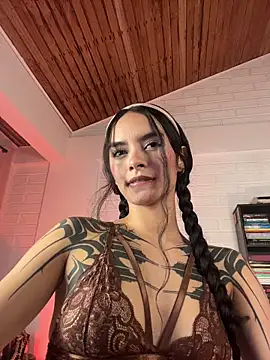 Snapshot of cristal_roberts chatting on July 1, 2026, 12:23 am cristal roberts online show from July 1, 2026, 12:23 am