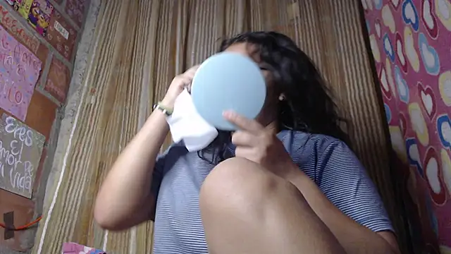 vanuslovelatina online show from March 19, 2026, 10:52 am