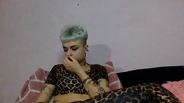 AlisaDear257 online show from February 16, 2026, 8:05 pm