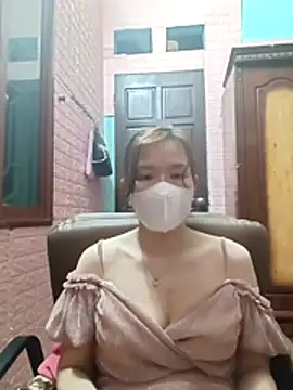 Trang26 online show from February 17, 2026, 4:02 pm