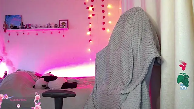 RosieNana online show from April 10, 2026, 5:17 pm