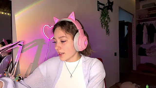 Snapshot of SlunkRear chatting on February 16, 2026, 10:17 pm SlunkRear online show from February 16, 2026, 10:17 pm