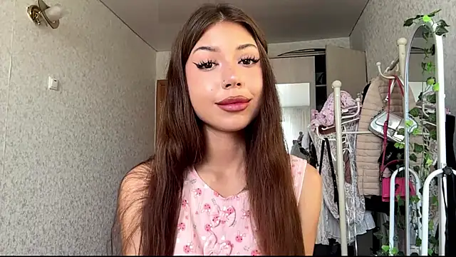 Snapshot of You_Club_Winx chatting on July 19, 2026, 8:18 am You Club Winx online show from July 19, 2026, 8:18 am