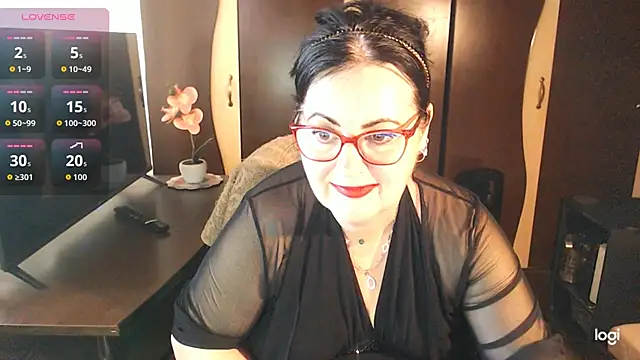 Snapshot of exiMIlf chatting on June 8, 2026, 10:48 am exiMIlf online show from June 8, 2026, 10:48 am