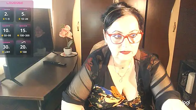 Snapshot of exiMIlf chatting on June 20, 2026, 11:13 am exiMIlf online show from June 20, 2026, 11:13 am